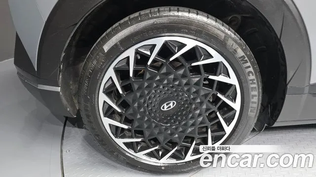 Hyundai Ioniq5 Long Range AWD — photo 1 of 31