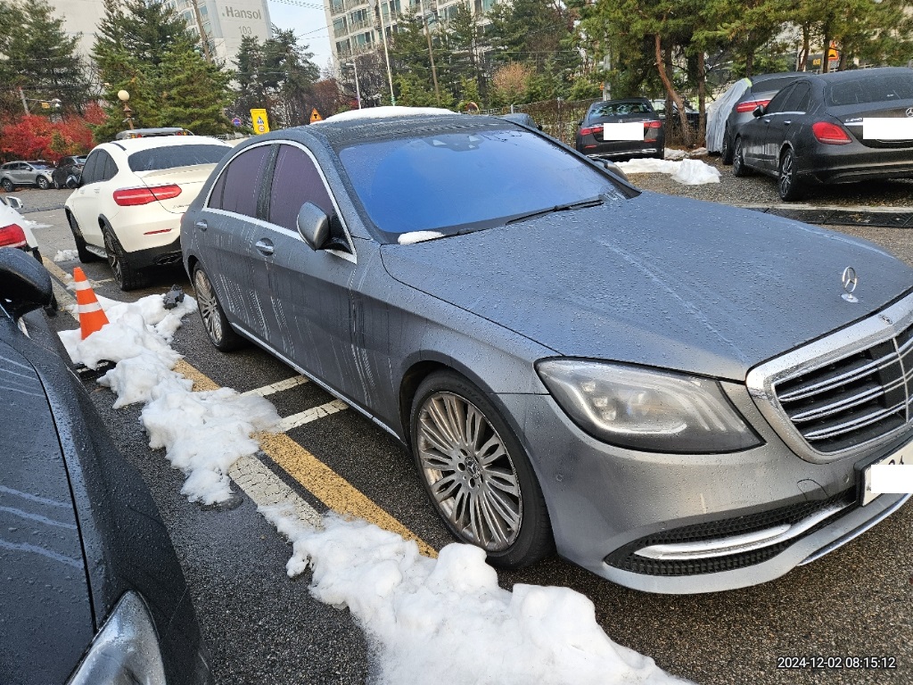 2019 Mercedes-Benz S560 4Matic L, photograph 2