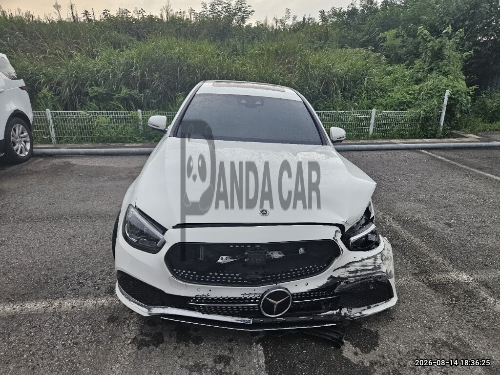2022 Mercedes-Benz E350 4MATIC, photograph 1