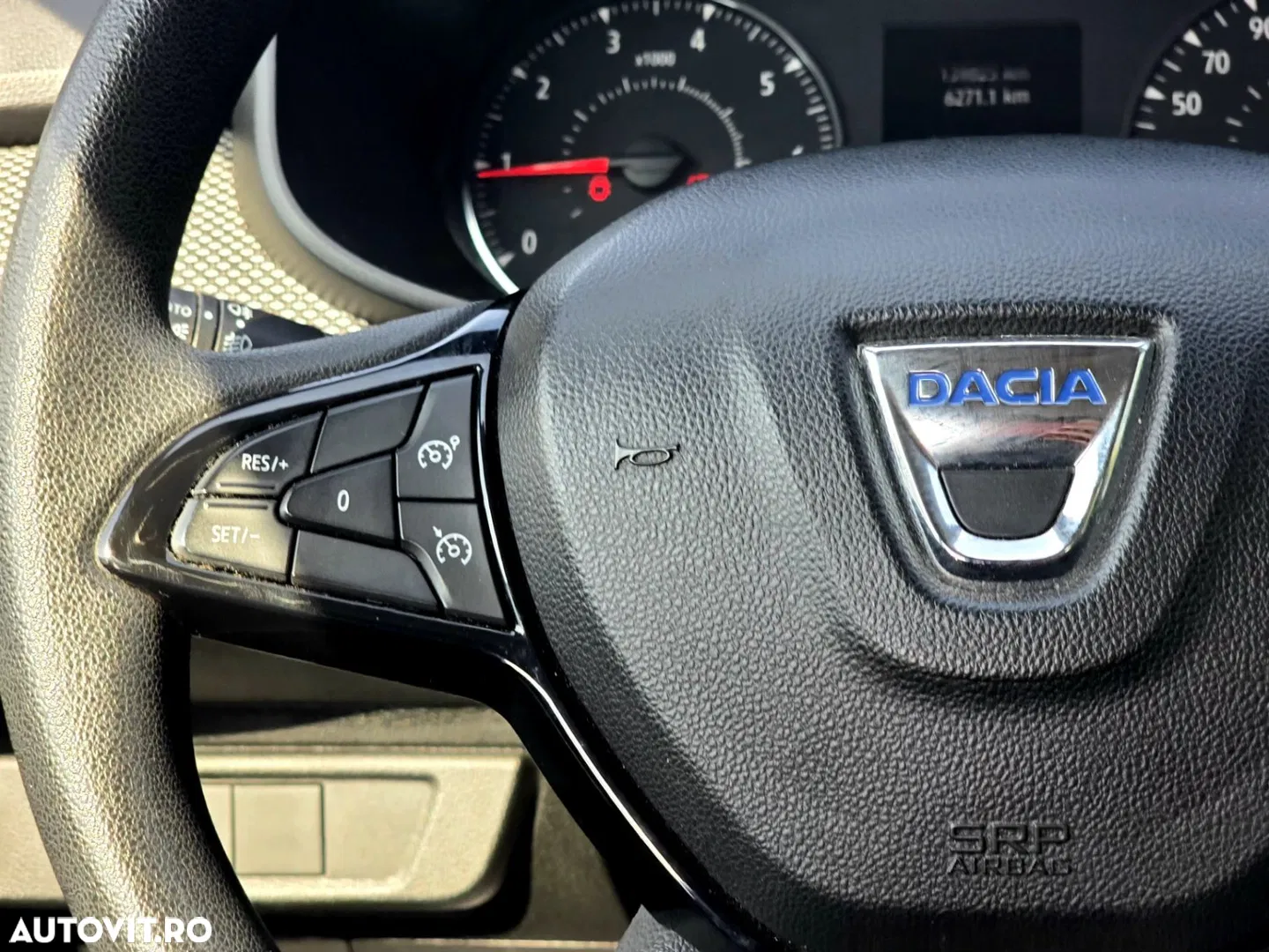2021 Dacia Logan TCe 90 MT6 Comfort, photograph 12