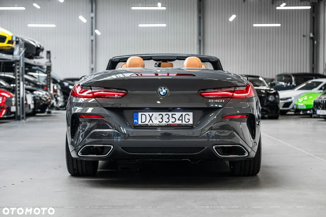 2025 BMW Seria 8 840i, photograph 8