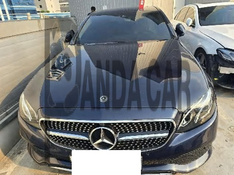 2018 Mercedes-Benz E200, photograph 1