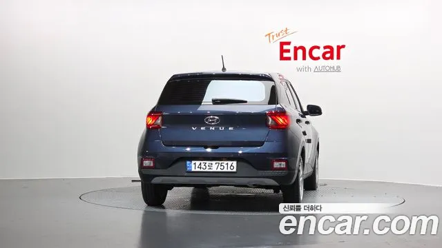 Hyundai Venue 1.6 Modern — photo 1 of 30