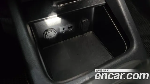 Kia K3 Deluxe — photo 1 of 20