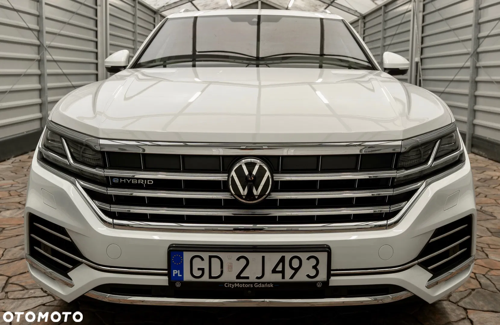 2023 Volkswagen Touareg 3.0 V6 TFSI Plug-In Hybrid 4Mot Elegance, photograph 1