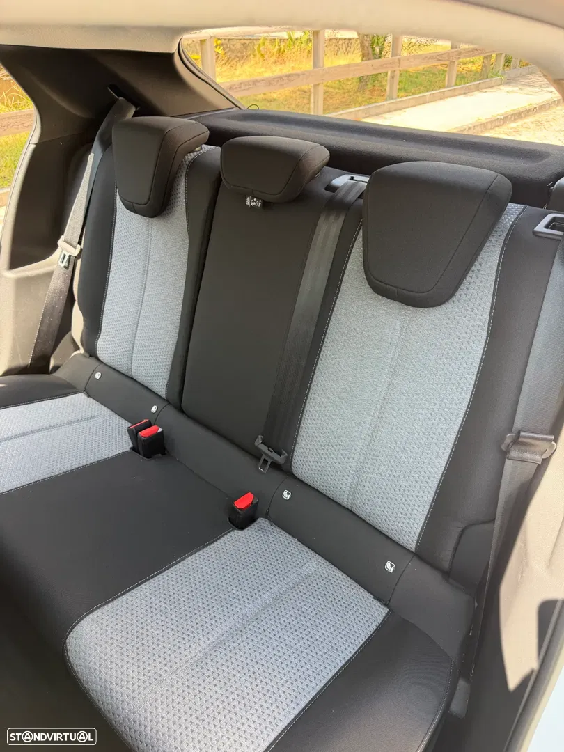 2024 Opel Corsa 1.2 Edition, photograph 2