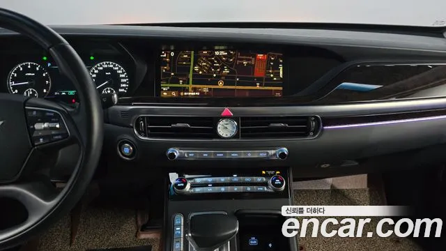 Genesis G90 3.8 — photo 1 of 30