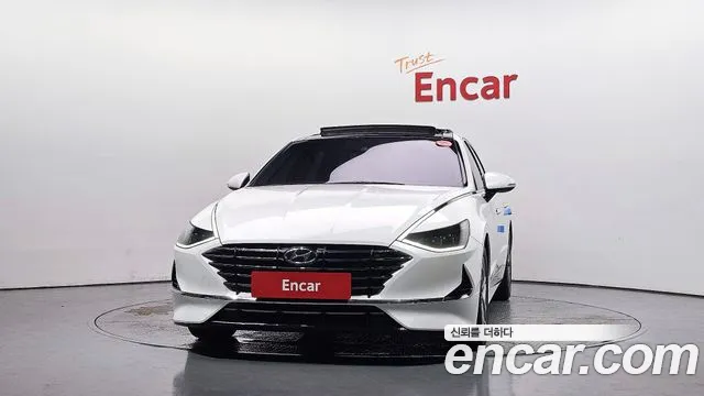 Hyundai Sonata 2.0 LPG(rental car) — photo 1 of 30