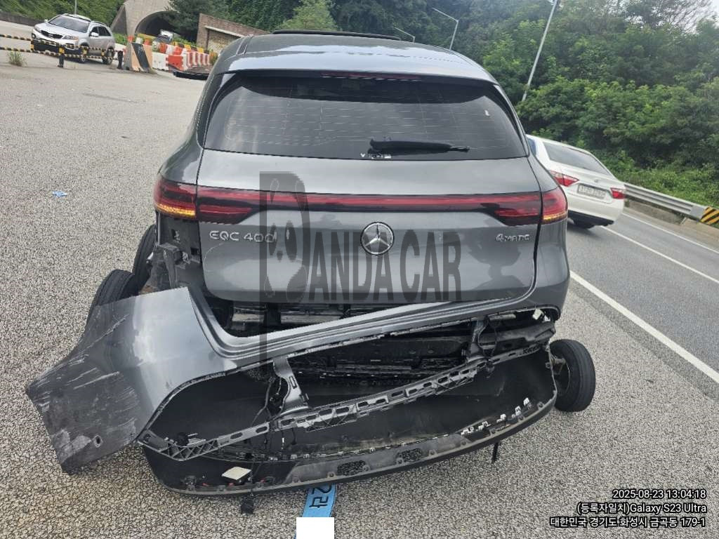 2021 Mercedes-Benz EQC400 4MATIC, photograph 1