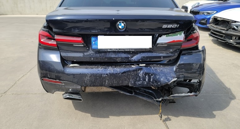 2023 BMW 520i, photograph 2