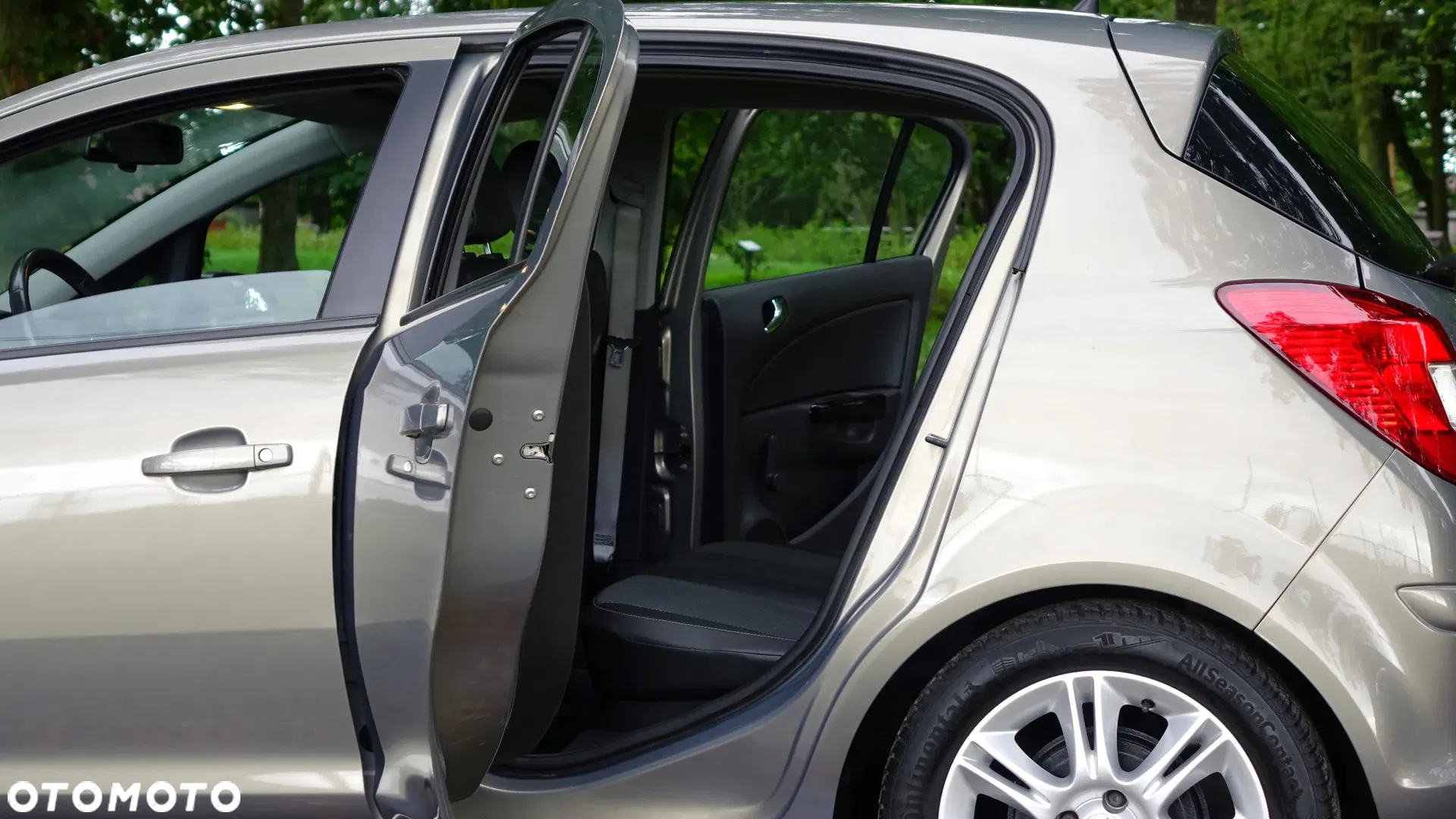 2010 Opel Corsa 1.2 16V Cosmo, photograph 10