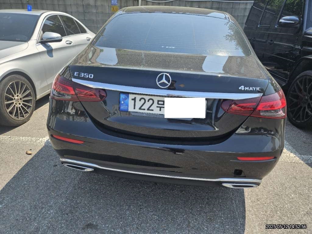 2022 Mercedes-Benz E350 4MATIC, photograph 1