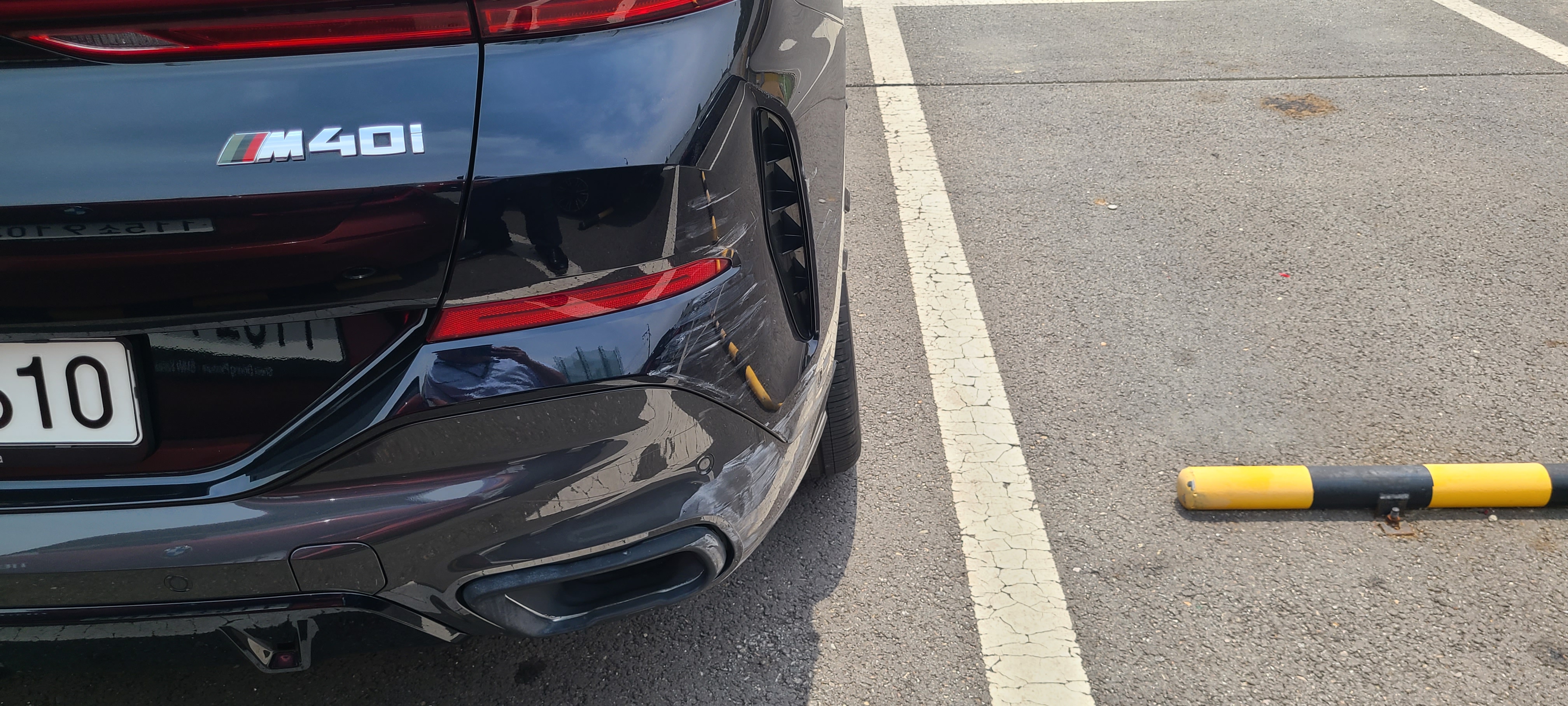 2021 BMW X6 xDrive40i, photograph 4