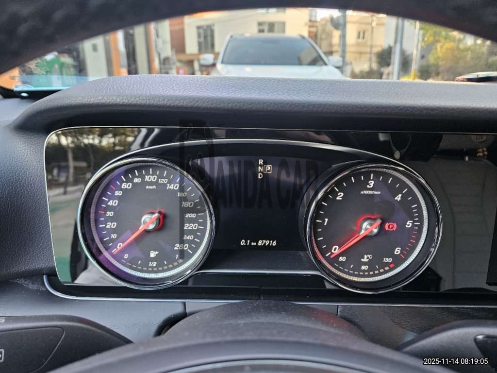 2017 Mercedes-Benz E220 d, photograph 5