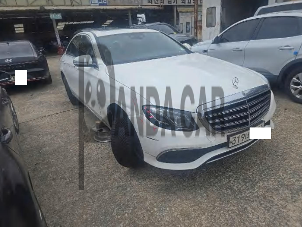 2018 Mercedes-Benz E220 d 4Matic, photograph 1