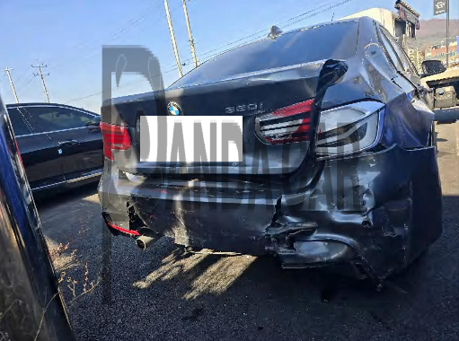 2018 BMW 320i, photograph 2