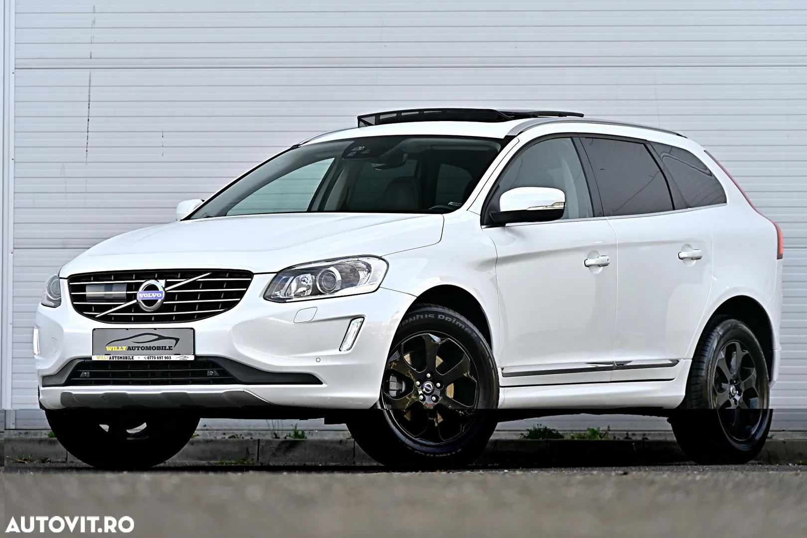 2015 Volvo XC 60 D5 AWD Geartronic Summum, photograph 1