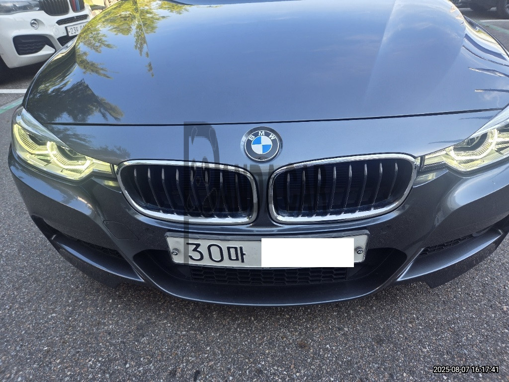 2017 BMW 320i, photograph 1