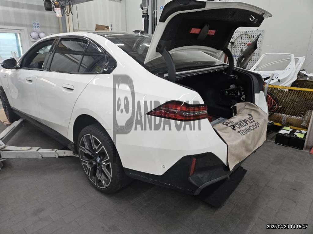 2024 BMW 530e, photograph 3