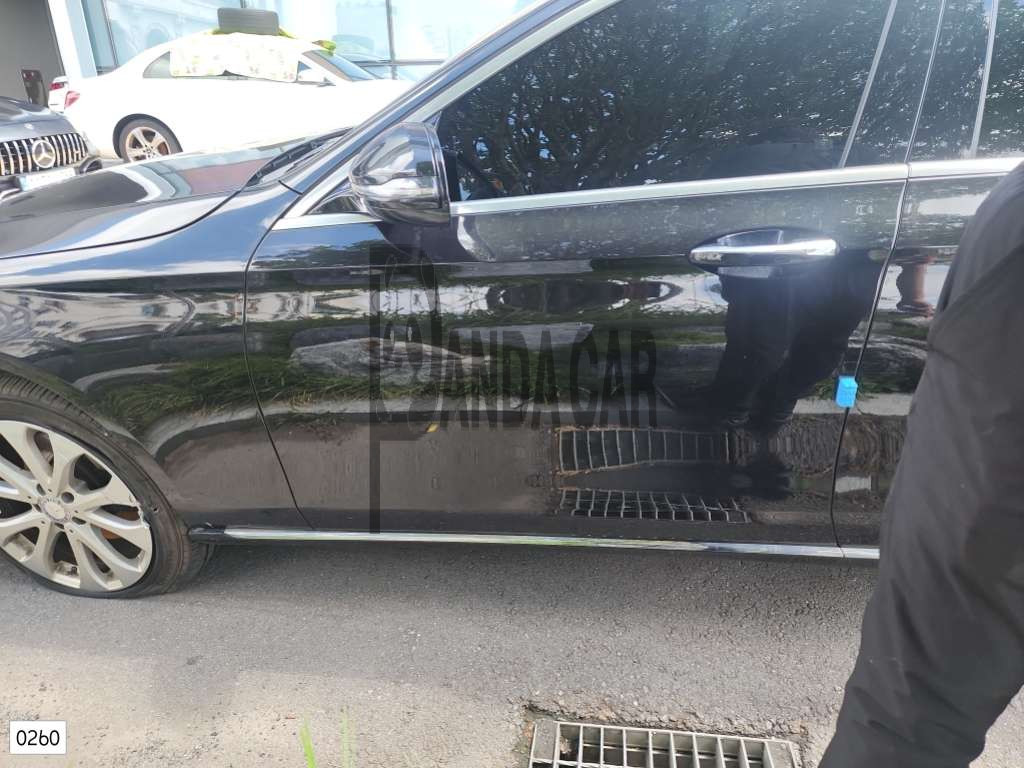 2017 Mercedes-Benz E220 d, photograph 5