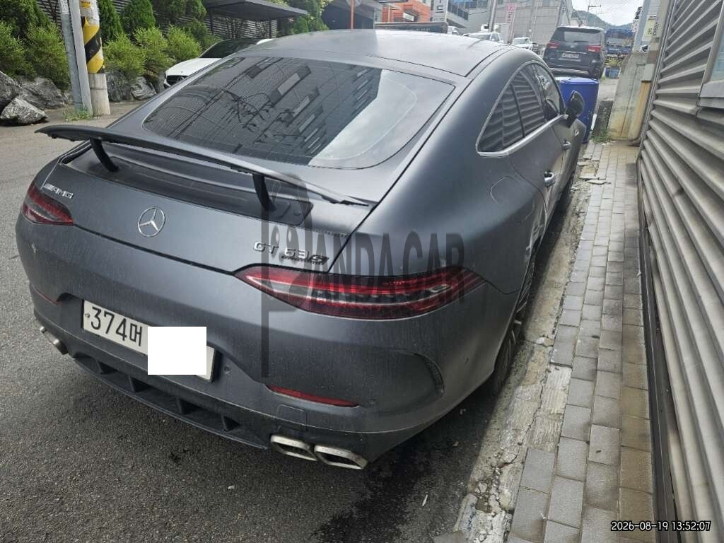 2020 Mercedes-AMG GT43 4Matic +, photograph 3