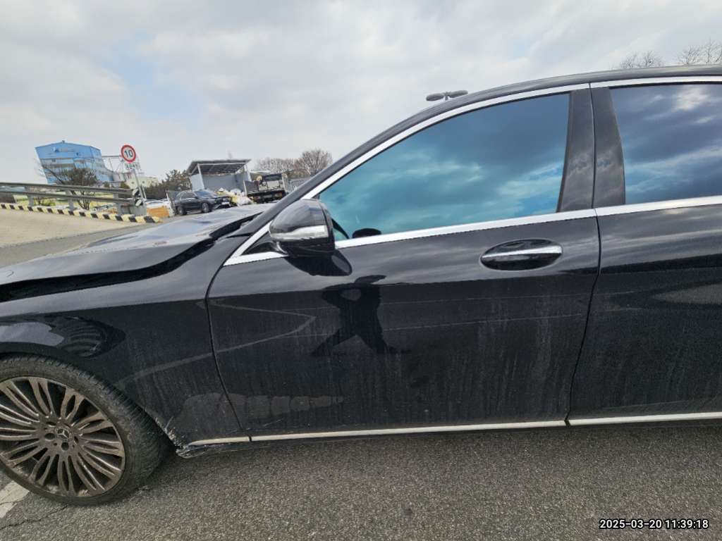 2018 Mercedes-Benz S560 4Matic L, photograph 4