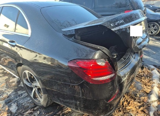2020 Mercedes-Benz E 250, photograph 10