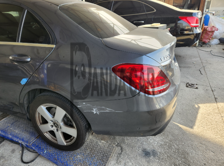 2018 Mercedes-Benz C200 d, photograph 4