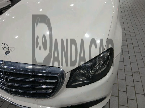 2019 Mercedes-Benz E300 4Matic, photograph 3