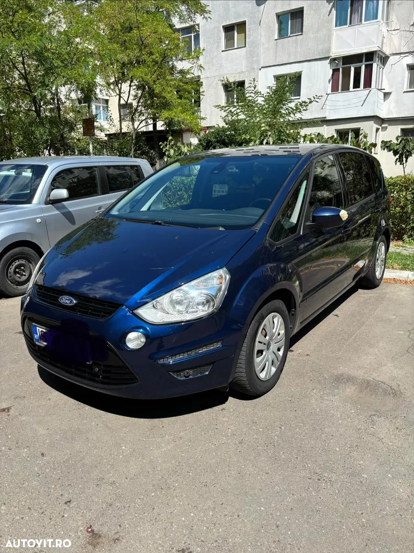 2010 Ford S-Max 2.0 TDCi DPF Ambiente, photograph 2