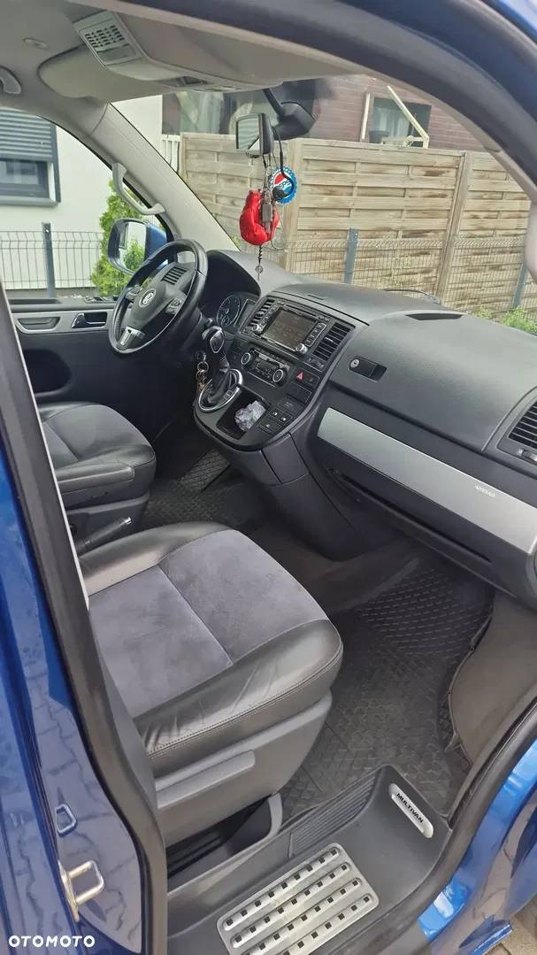 2010 Volkswagen Multivan, photograph 7