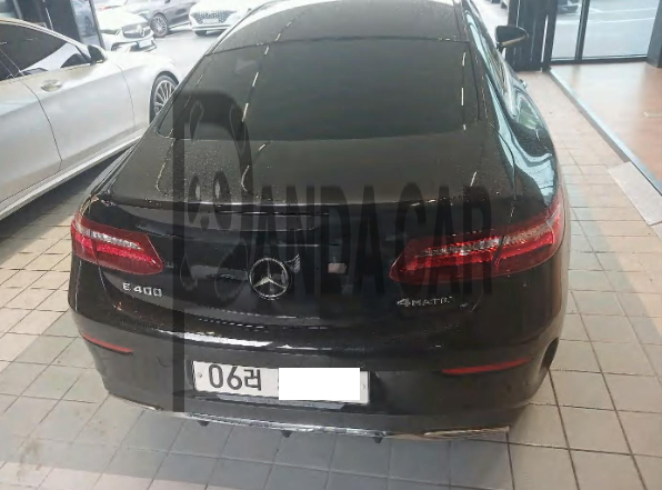2017 Mercedes-Benz E400 4Matic Coupe, photograph 1