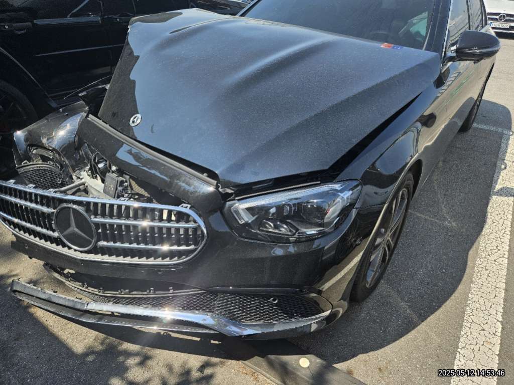 2022 Mercedes-Benz E350 4MATIC, photograph 4