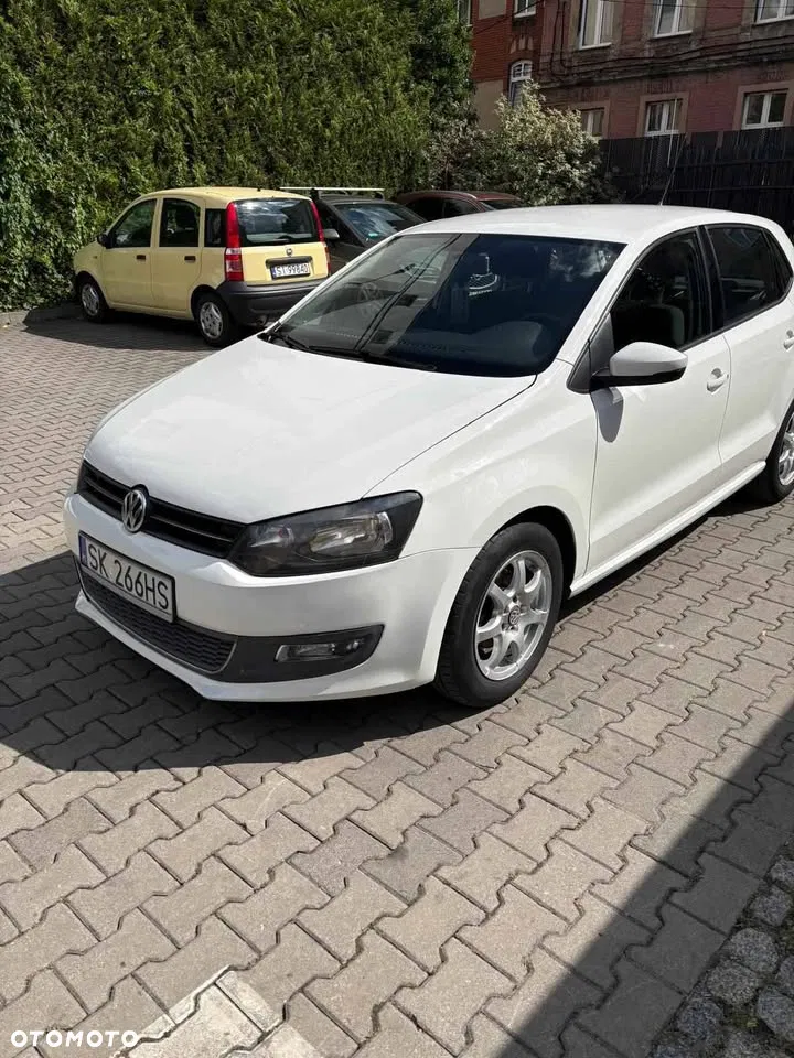 2014 Volkswagen Polo, photograph 1