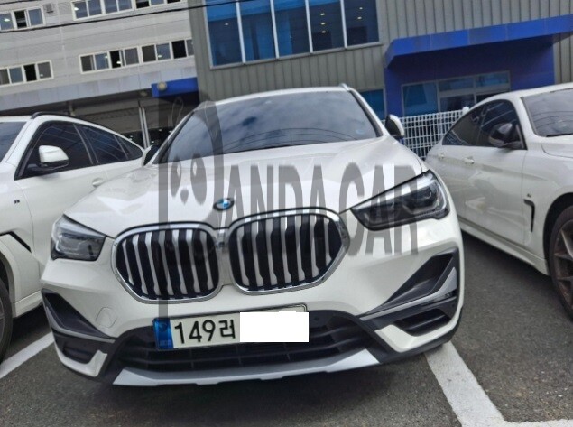 2022 BMW X1 xDrive20i, photograph 1