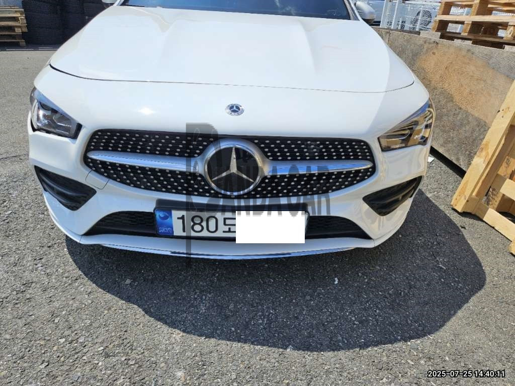 2023 Mercedes-Benz CLA250 4MATIC, photograph 1
