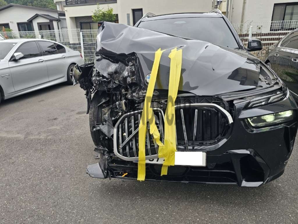2024 BMW X7 xDrive40i, photograph 1
