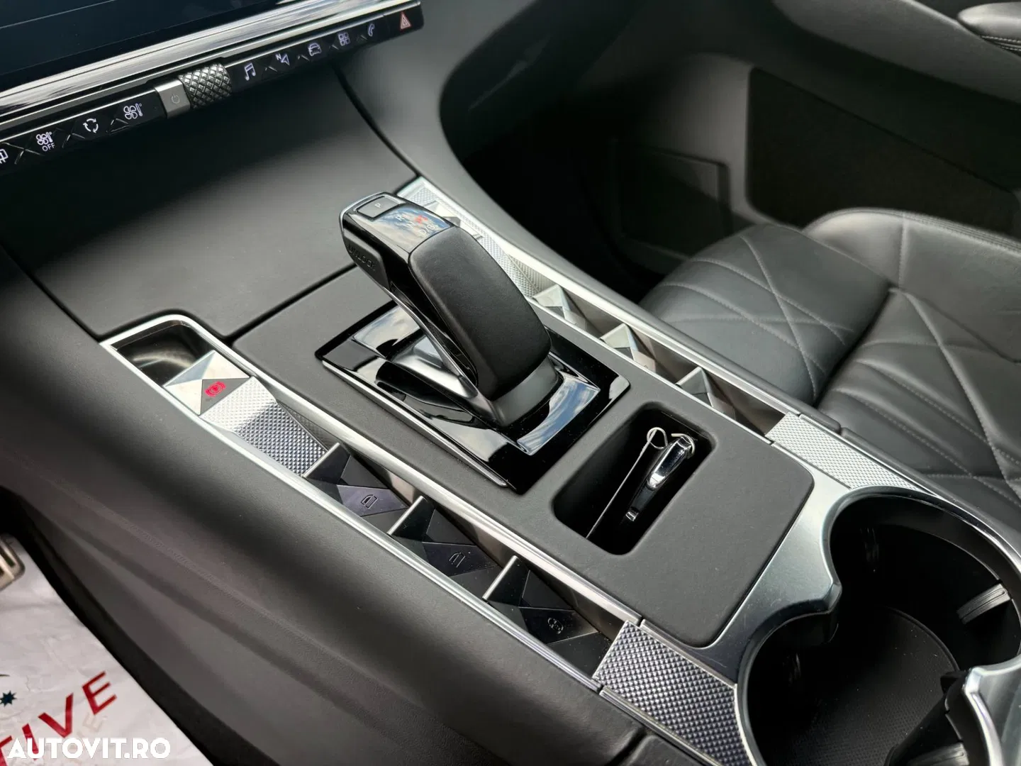 2022 DS Automobiles DS 7 Crossback 1.6 PHeV FWD 225 EAT8 BASTILLE, photograph 10