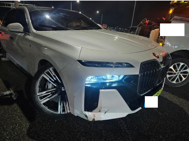 2024 BMW 750e xDrive, photograph 3