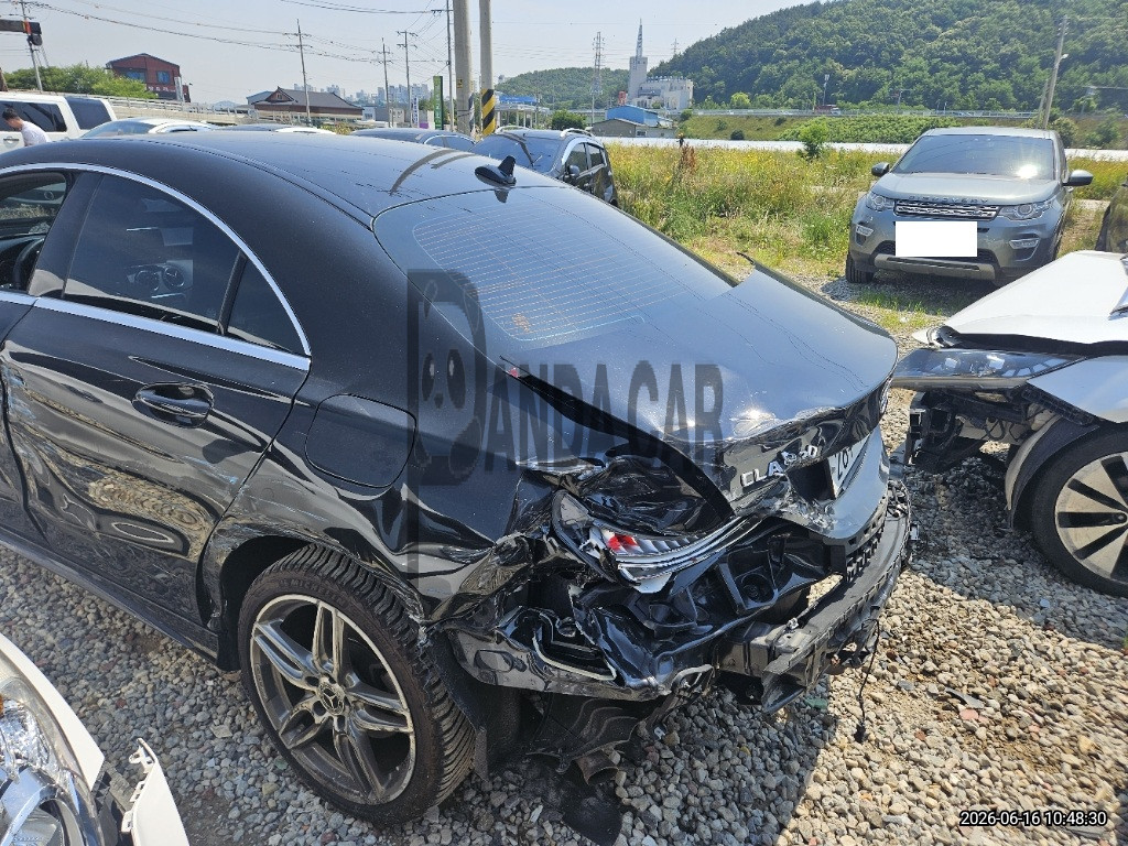 2019 Mercedes-Benz CLA220, photograph 3