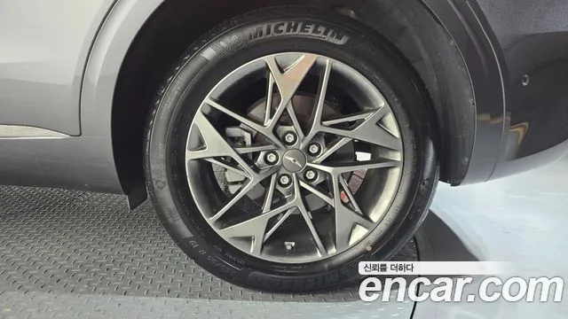 Genesis GV70 2.5T Gasoline AWD — photo 1 of 32