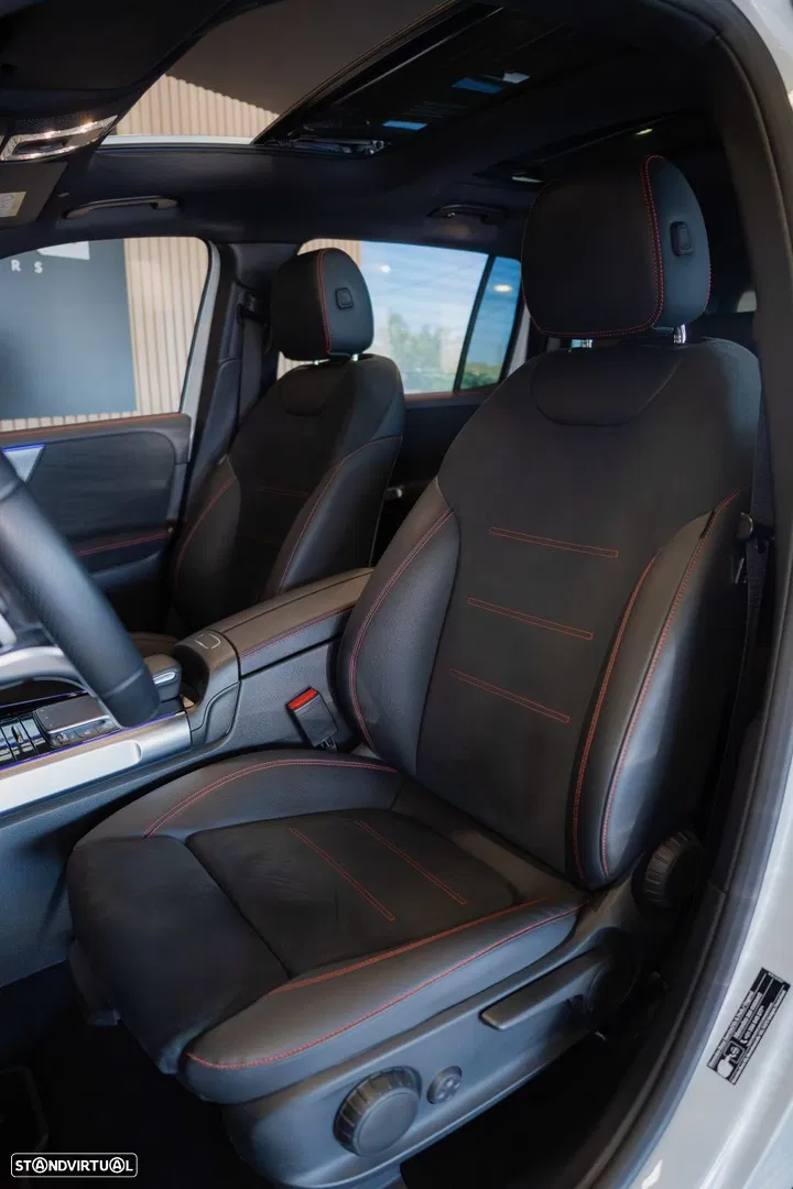 2022 Mercedes-Benz EQB 250 AMG Line, photograph 4