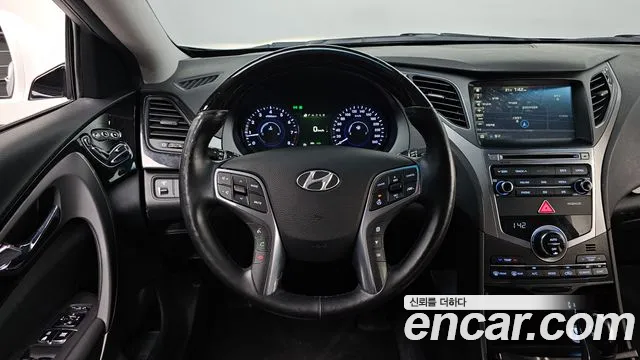 2014 Hyundai Grandeur HG240 Modern, photograph 9