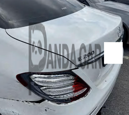2018 Mercedes-Benz E200, photograph 4