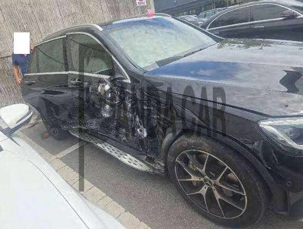 2022 Mercedes-AMG GLC43 4MATIC, photograph 2