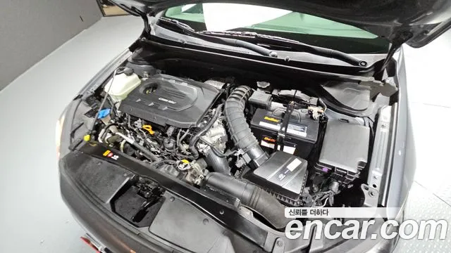 2015 Hyundai AVANTE 1.6 e-VGT SMART, photograph 5