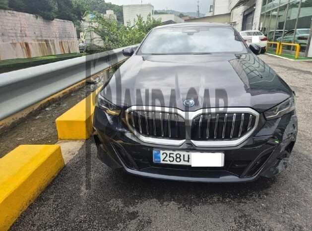 2025 BMW 530e, photograph 1
