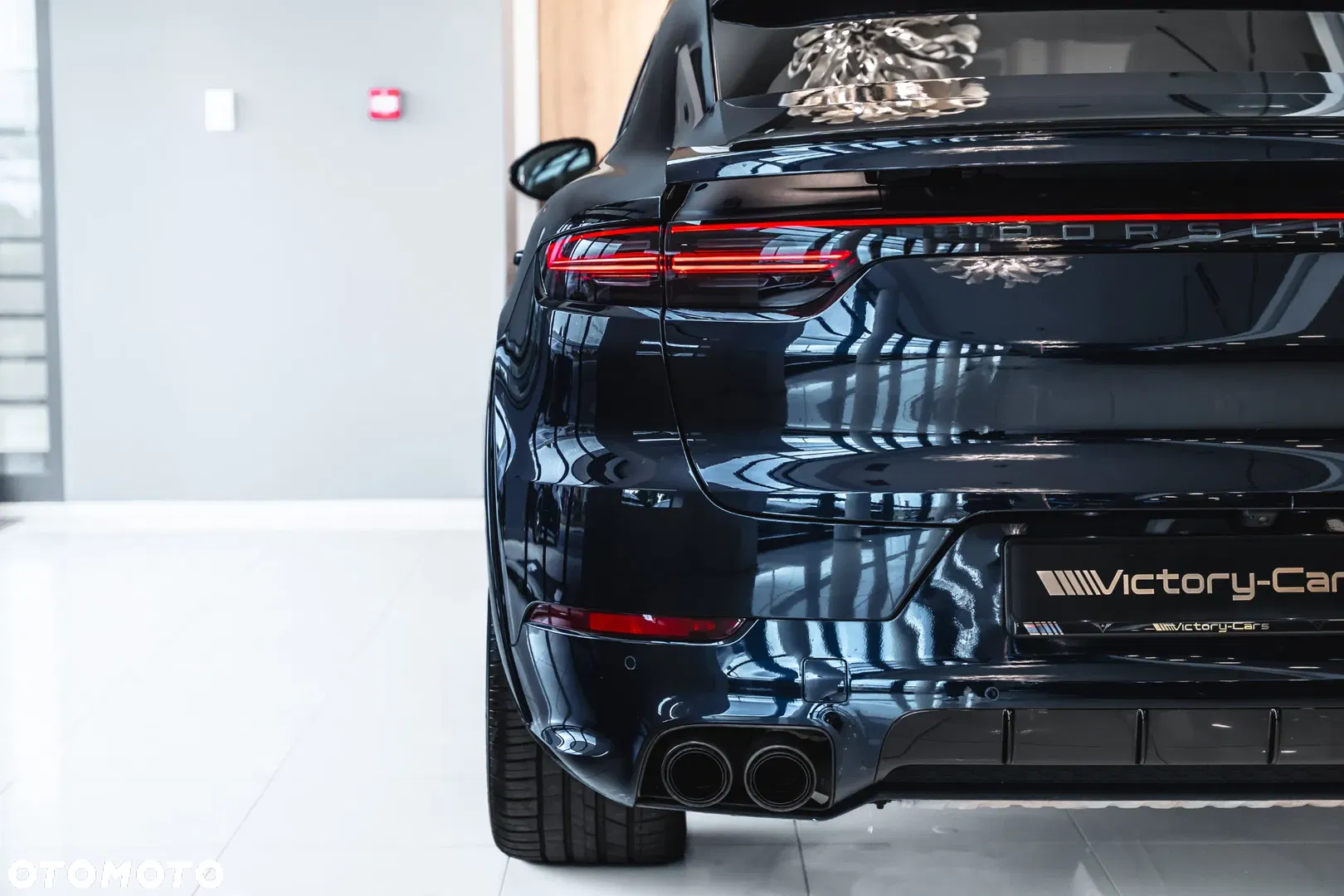 2021 Porsche Cayenne Platinum Edition, photograph 8