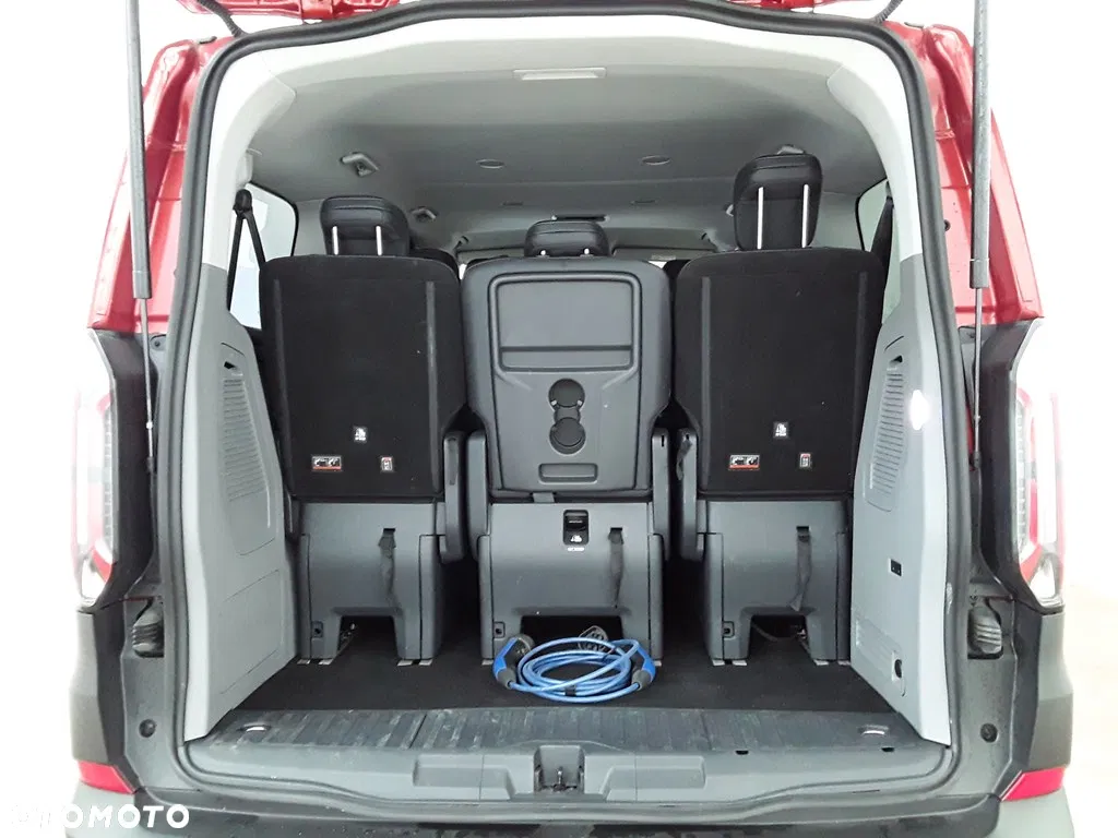 2025 Ford Tourneo Custom L1 VA Autm Active, photograph 4