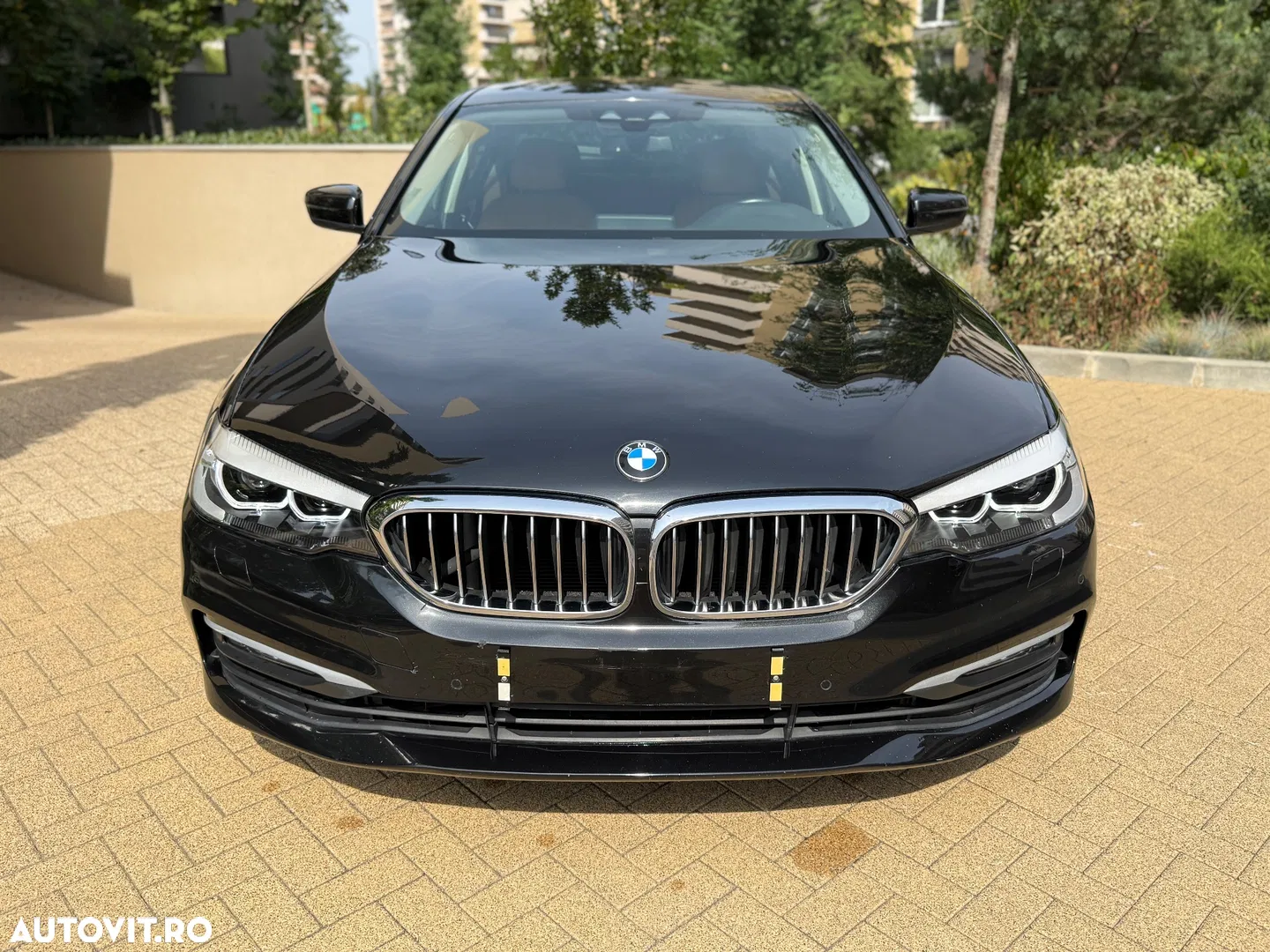 2017 BMW Seria 5 520d AT, photograph 3
